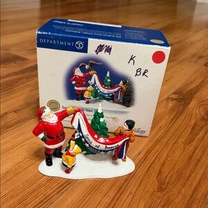 Department 56 Santa Comes to Town 2003